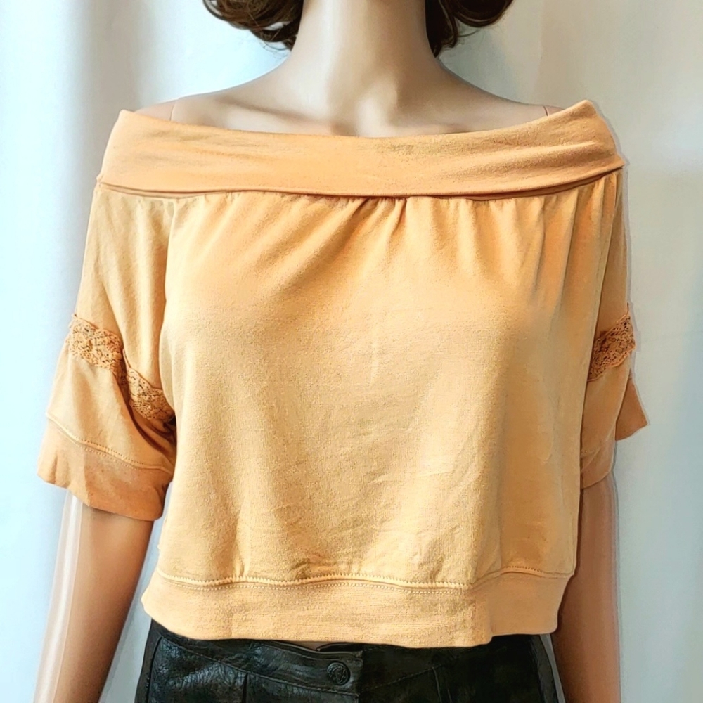 NWT COCO & JAIMESON Bloom Collection Camel Top SM